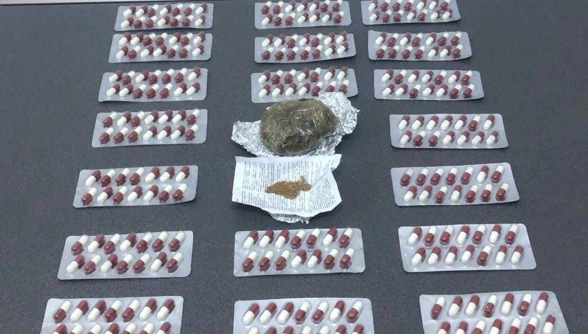 Otobüste uyuşturucu ile yakalanan şahıs tutuklandı Otobüste uyuşturucu ile yakalanan şahıs tutuklandı