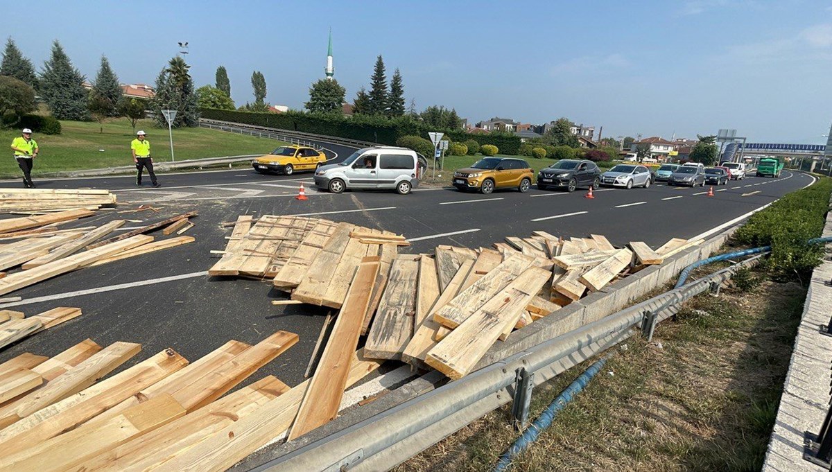 D-100’de trafiği durduran kaza | İstanbul yönünde ulaşım aksadı