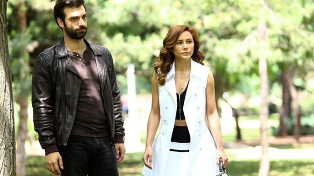 Beren Saat'in projesinde partner krizi (İlker Kaleli ayrıldı) - 1
