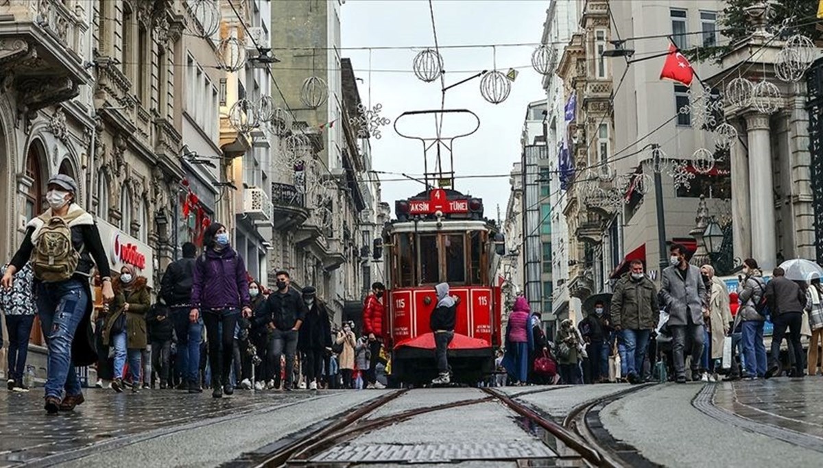 İstiklal Caddesi hanutçularına operasyon: 68 gözaltı