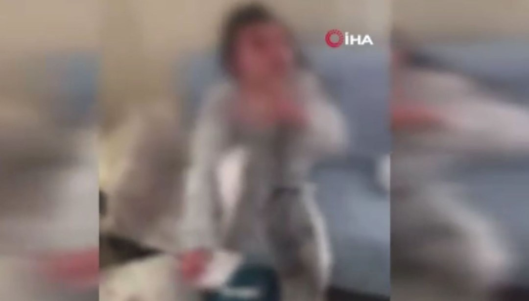 Genç kızı dövdü, üzerine kaynar su döktü ve videoya çekti.