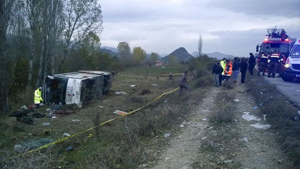 Çorum’da yolcu otobüsü devrildi: 1 ölü, 41 yaralı - 2