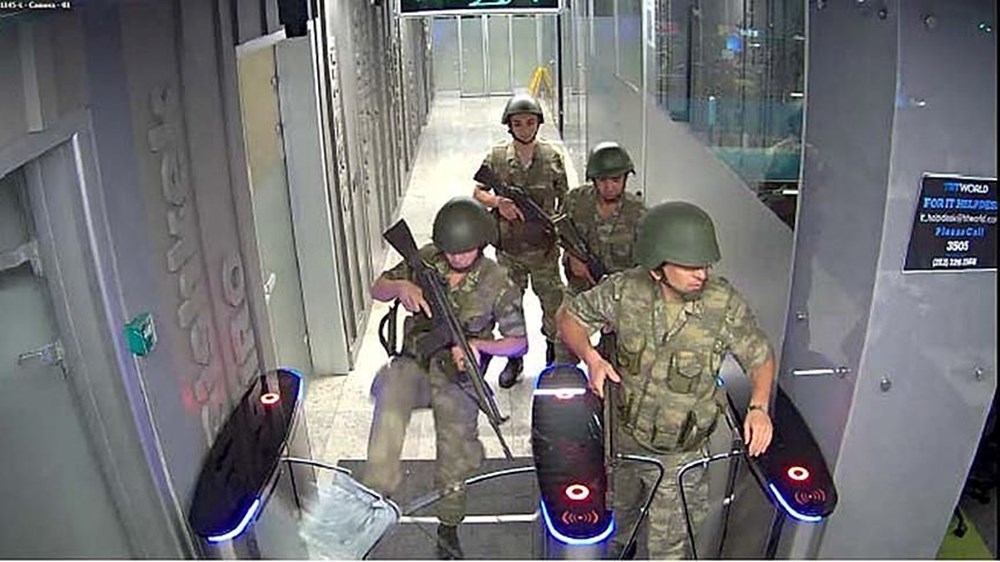 FETÖ'nün 15 Temmuz darbe girişiminin üzerinden 7 yıl geçti - 25