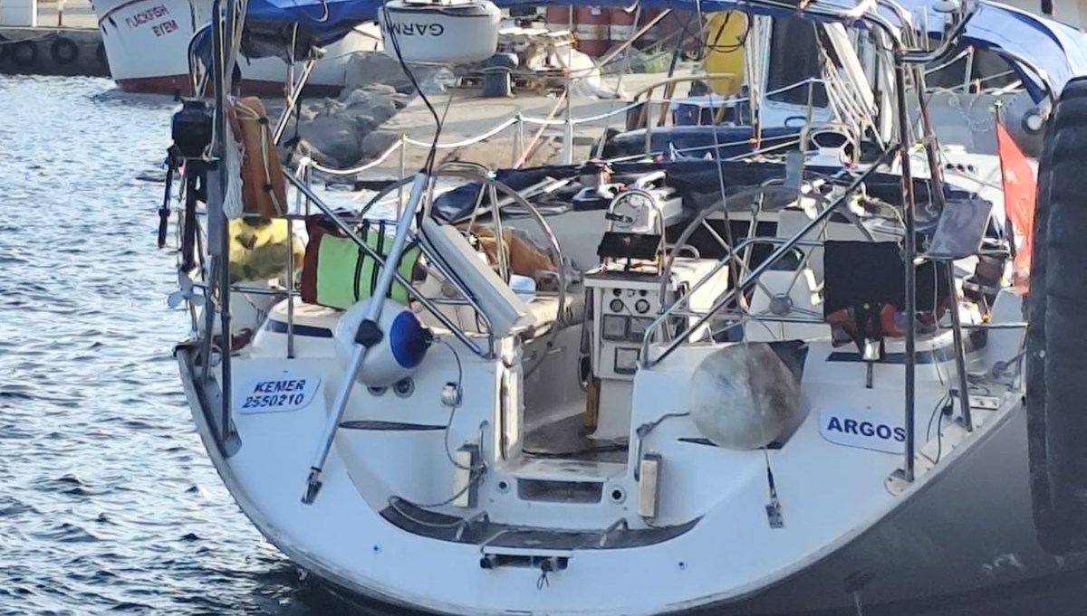 Çanakkale açıklarında 79 düzensiz göçmen yakalandı Çanakkale açıklarında 79 düzensiz göçmen yakalandı