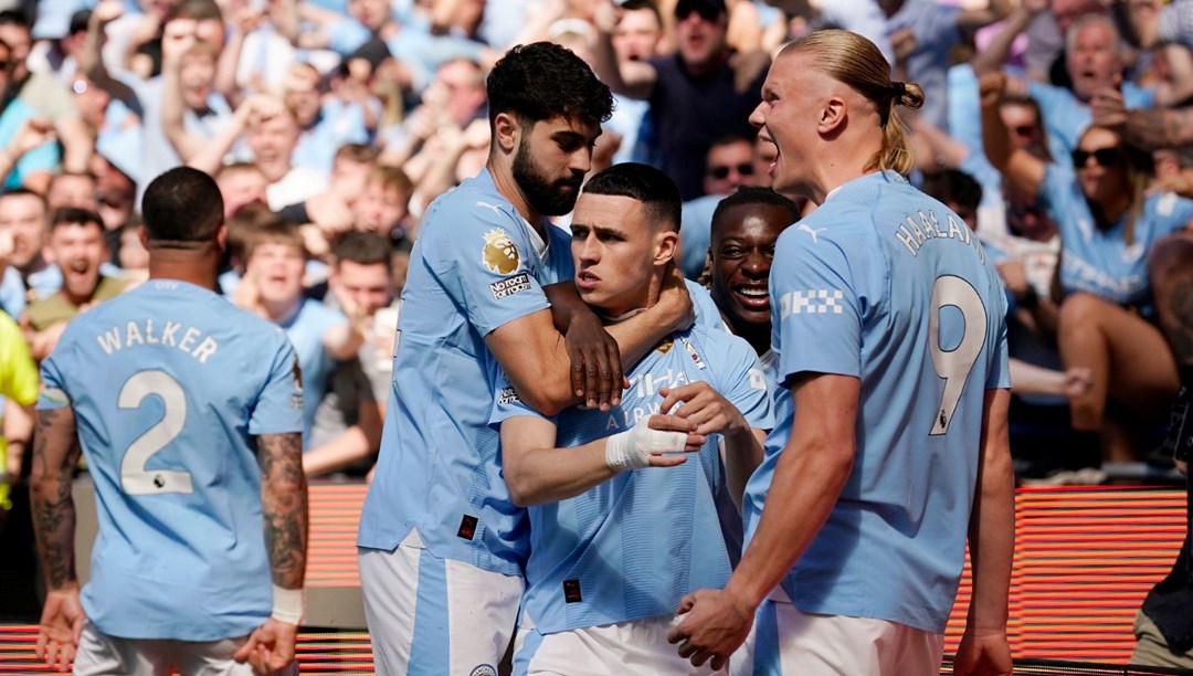 Premier Lig tarihine geçti: Manchester City üst üste 4. kez şampiyon