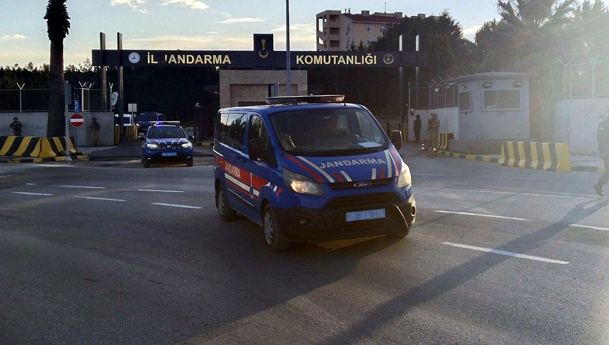 İzmir merkezli terör operasyonunda 7 tutuklama İzmir merkezli terör operasyonunda 7 tutuklama