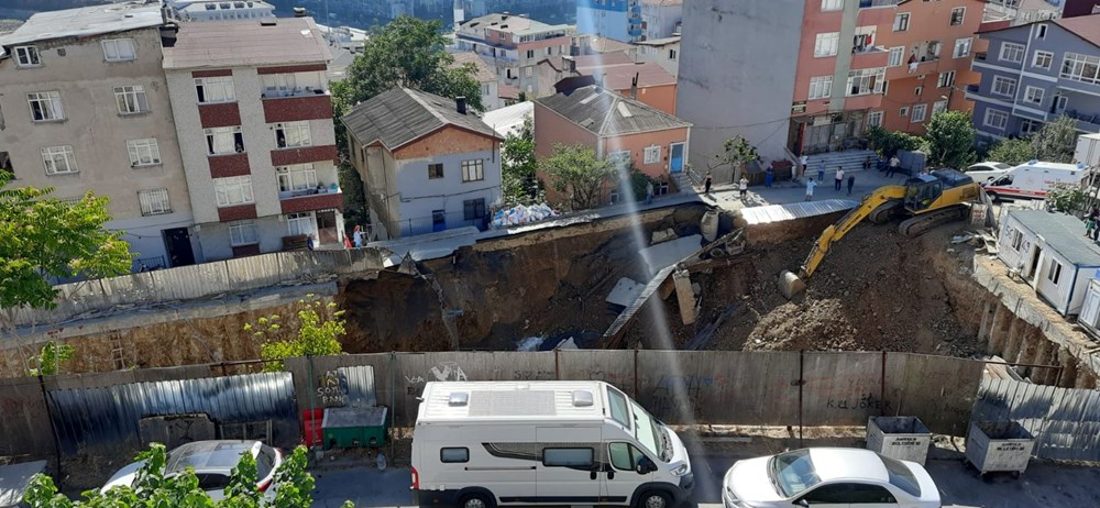 Sarıyer'de yol çöktü - 4