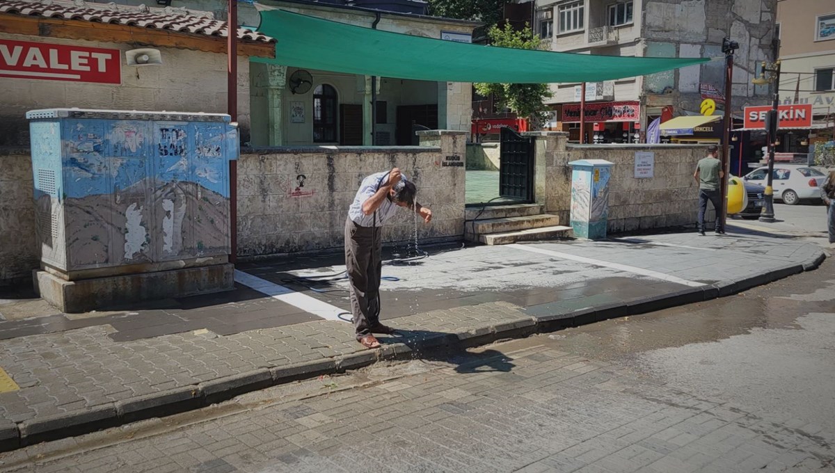 Adıyaman'da sıcak hava etkisini sürdürüyor Adıyaman'da sıcak hava etkisini sürdürüyor
