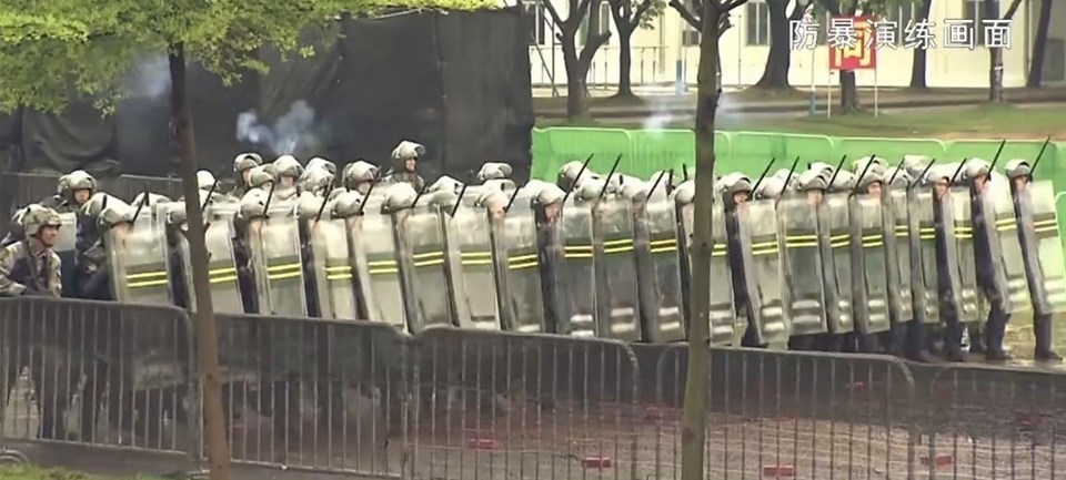 Çin ordusundan Hong Kong'da protestoya müdahale tatbikatı - 1