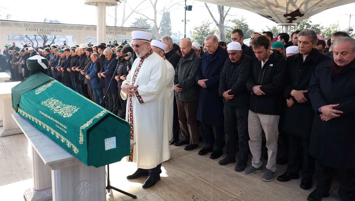 Cumhurbaşkanı Erdoğan, emekli imam hatip Kasım Yağcıoğlu'nun cenaze törenine katıldı