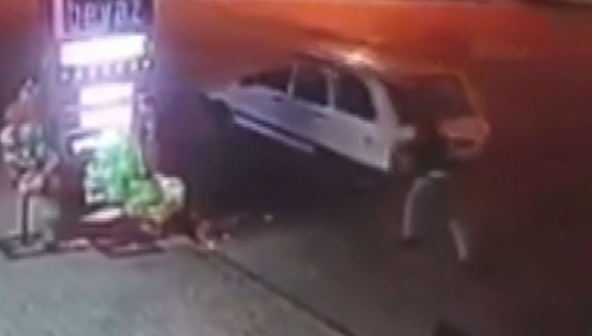 Otomobili durdurmak için kendilerini siper ettiler