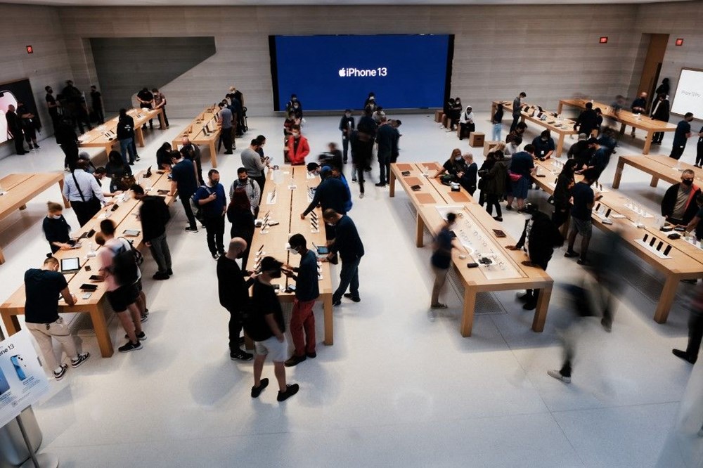 iPhone 13 Satışa Sunuldu Apple Tutkunları Yeni iPhone için Uzun Kuyruklar Oluşturdu 4 Mühendistan iPhone 13 satışta: Dünyanın dört bir yanında Apple tutkunları
yeni iPhone için kuyruğa girdi - 5