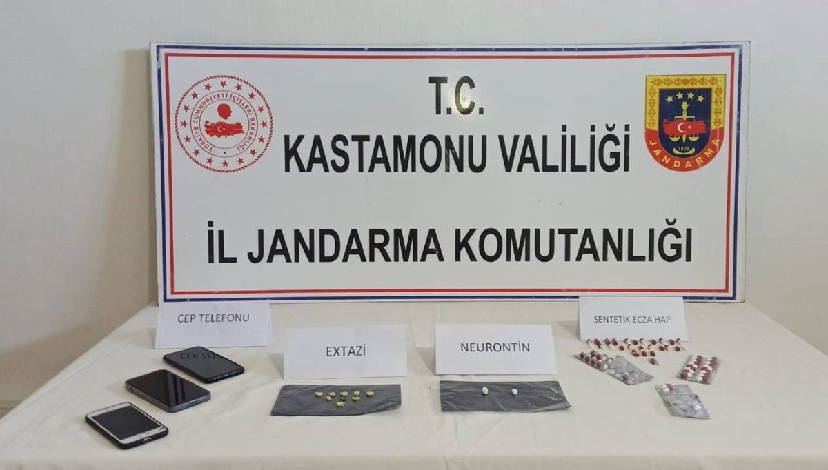 Kastamonu’da uyuşturucu haplarla yakalanan 4 şüpheli gözaltına alındı