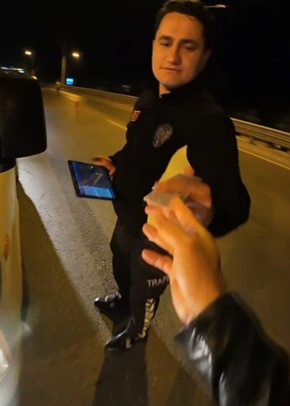 Polisten motosikletli öğretmene yürek dağlayan uyarı: Benim gibi cayır cayır yanmayın! 74 7GaiYWiWDUCa5aSm4KlVfA