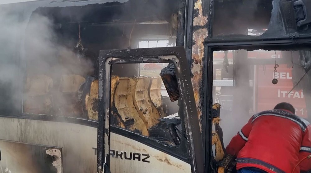 25 öğrencinin bulunduğu servis midibüsünde yangın - 6