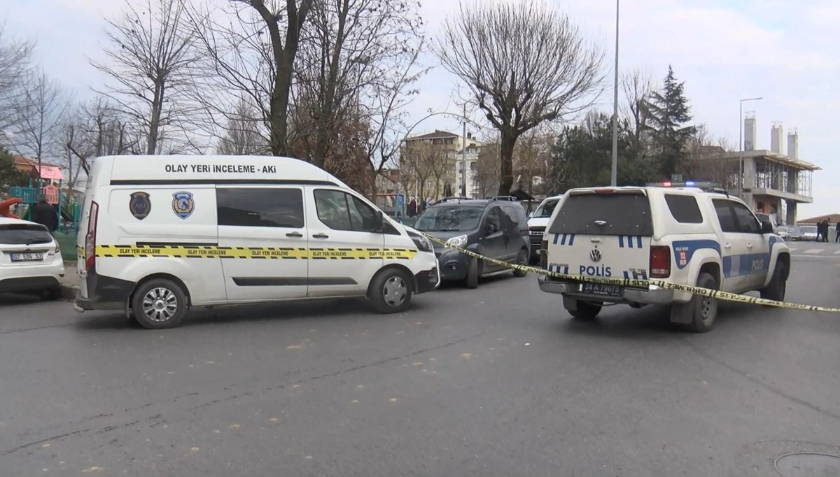 HaberSultangazi'de kalaşnikoflu çatışma: Sokaktan geçen 15 yaşındaki Büşra ağır yaralandı