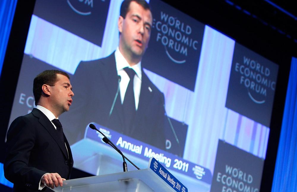 Глава давосского форума на пляже Глава давосского форума на пляже