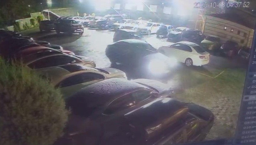 Lüks araç kopya anahtarla çalındı