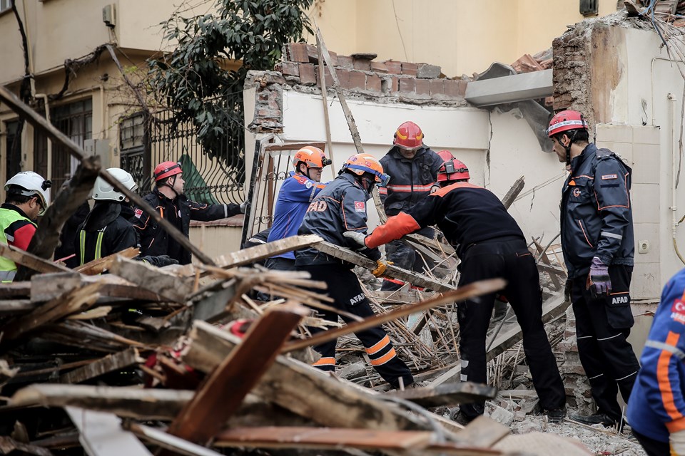 Bursa'da tek katlı evde patlama: 1 ölü, 2 yaralı - 1
