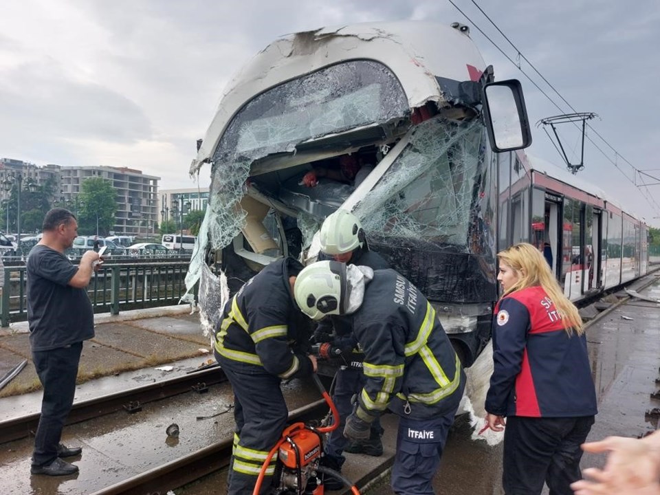 SON DAKİKA HABERİ: Samsun'da iki tramvay çarpıştı: 26 kişi yaralandı - 1