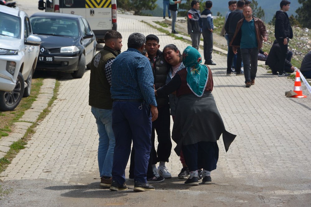 Afyonkarahisar'da piknik faciası: 2'si öğrenci 4 kişi gölette boğuldu - 8