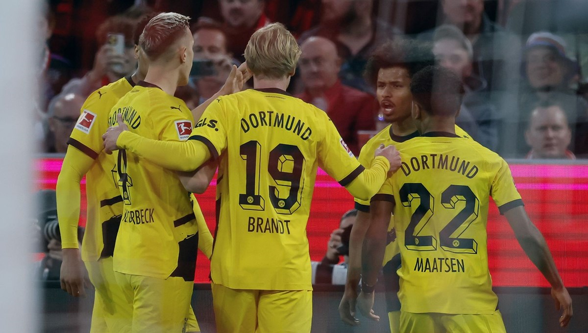 Borussia Dortmund, 10 yıl sonra deplasmanda Bayern Münih'i devirdi