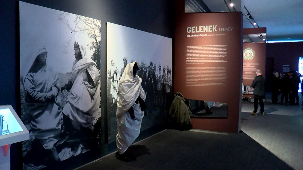 MİT gizli silahlarını sergiledi: Robot kravat, ses kayıt cihazları - 2