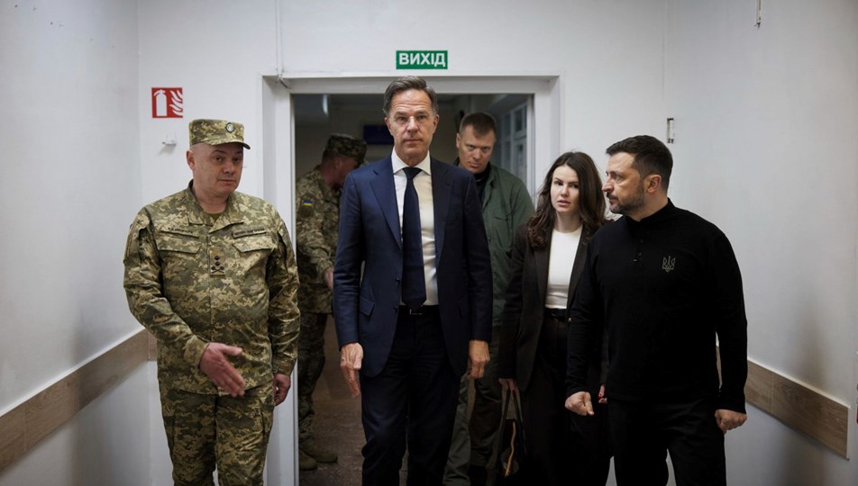 Paris toplantısına mesaj: "Avrupa savaş istiyor"