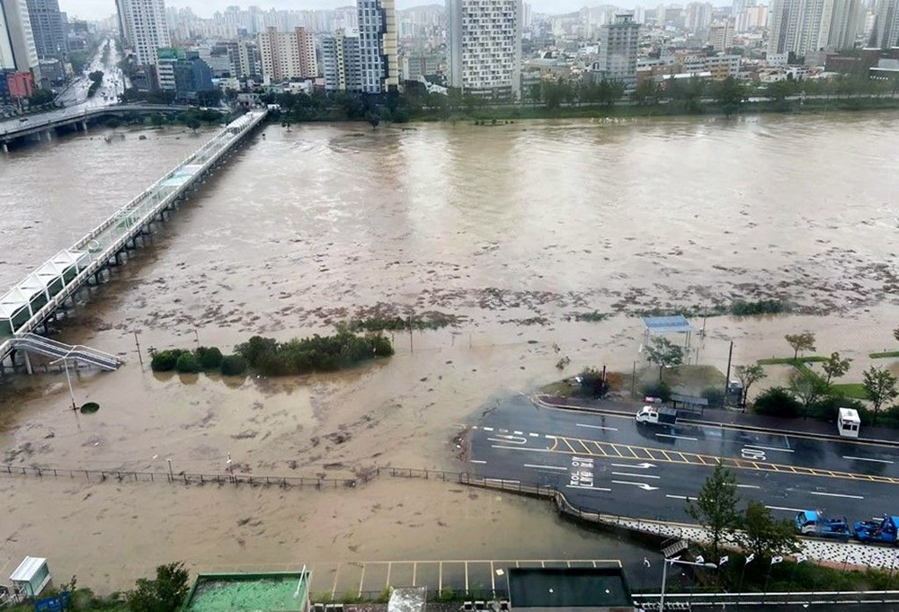 Japonya'nın güneybatısını vuran Haişen tayfununda 2 ölü, 100'den fazla yaralı - 8