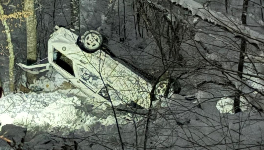 Karlı yolda kontrolden çıkan araç kaza yaptı: CHP’li başkan ve dört kişi yaralı