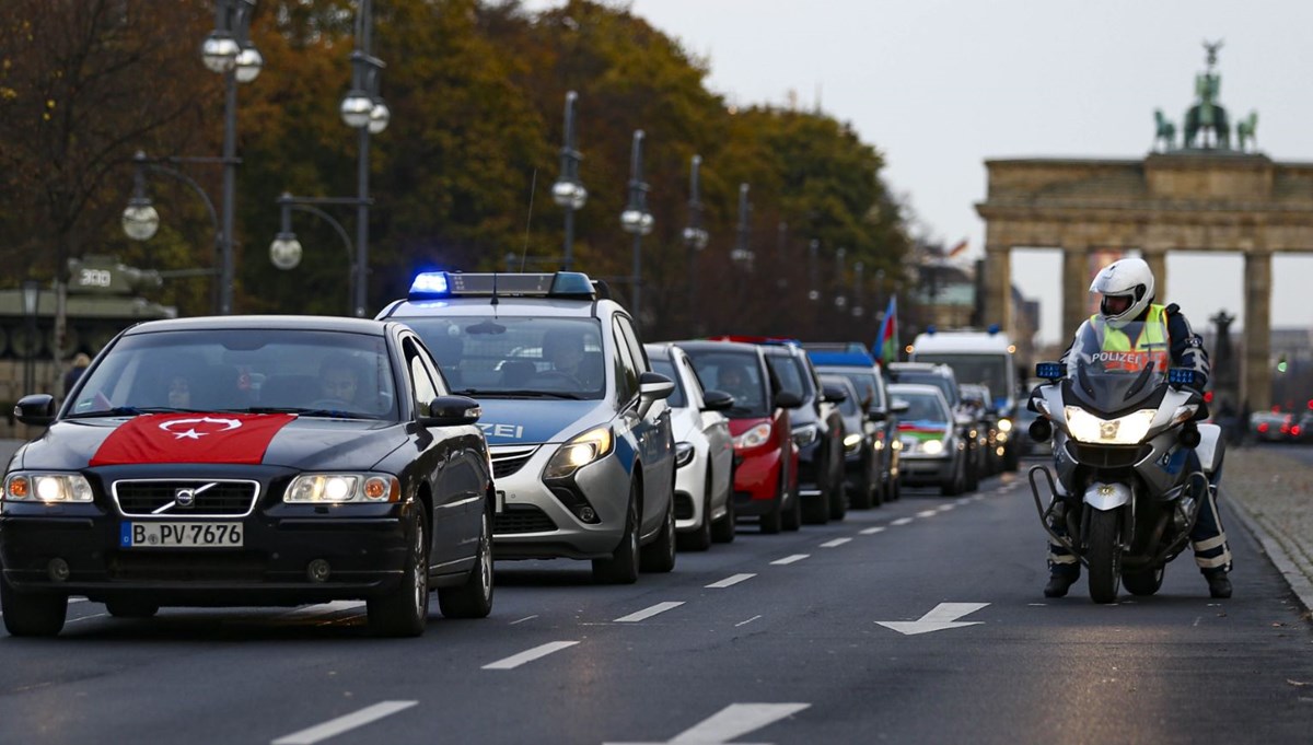 Berlin'de zafer konvoyu
