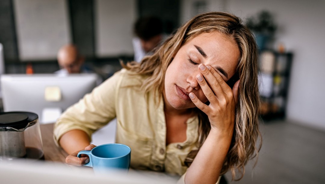 Stres nedeniyle yüksek kortizolünüz olduğunu gösteren 9 işaret