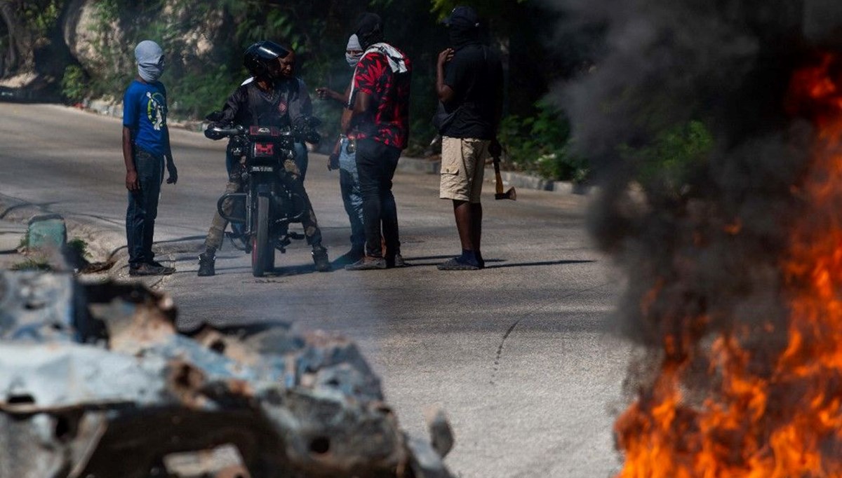 Haiti'de halk isyanda: Çete üyelerini diri diri yaktılar! Haiti'de halk isyanda: Çete üyelerini diri diri yaktılar!