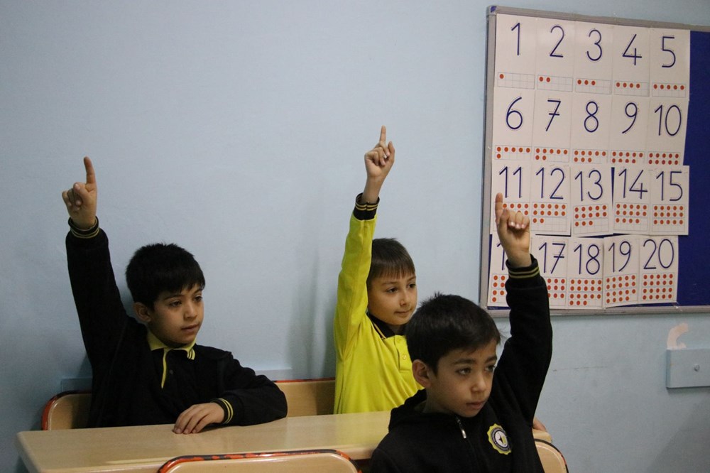 Depremin ardından 71 ilde ikinci dönemin ilk zili çaldı - 3