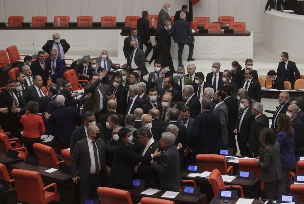 TBMM Genel Kurulu'nda kavga - 4