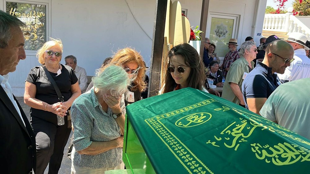 Türk halk müziği sanatçısı Şakir Öner Günhan son yolculuğuna uğurlandı - 2