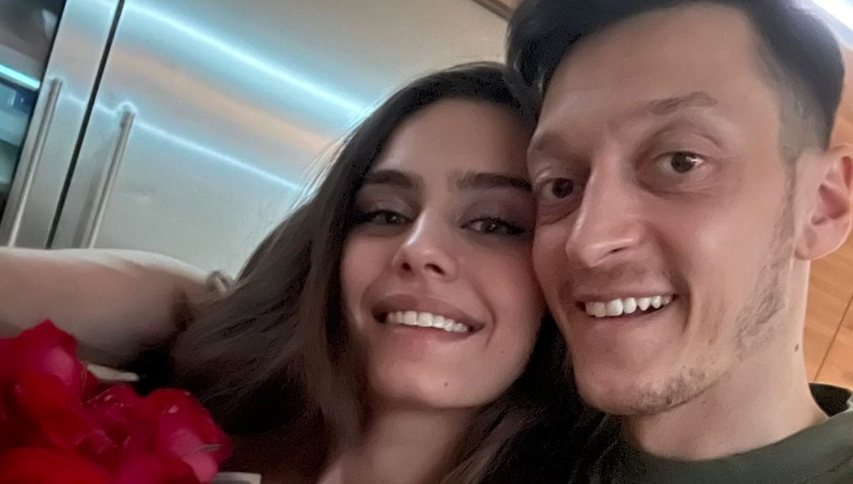 Mesut Özil'den Amine Gülşe'ye: Seni bütün kalbimle seviyorum