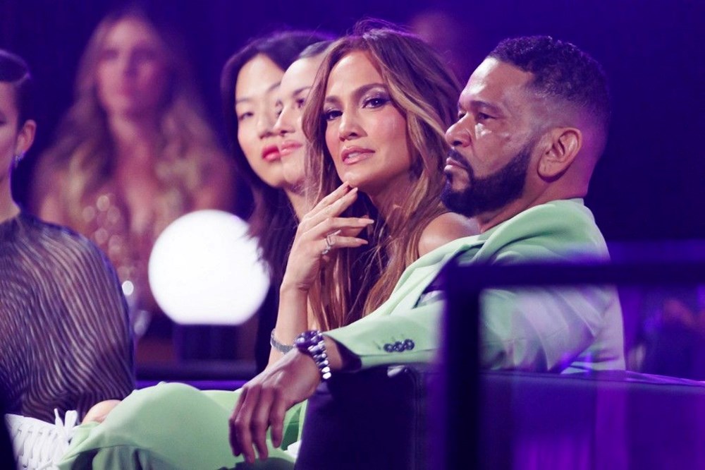 Бенни медина. Jennifer Lopez MTV 2022