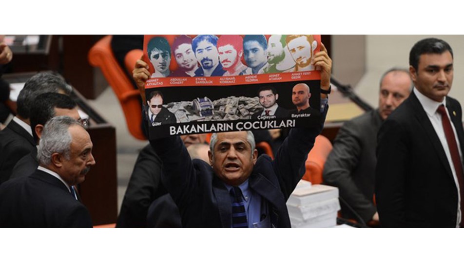 Meclis'te 'pankart' gerilimi