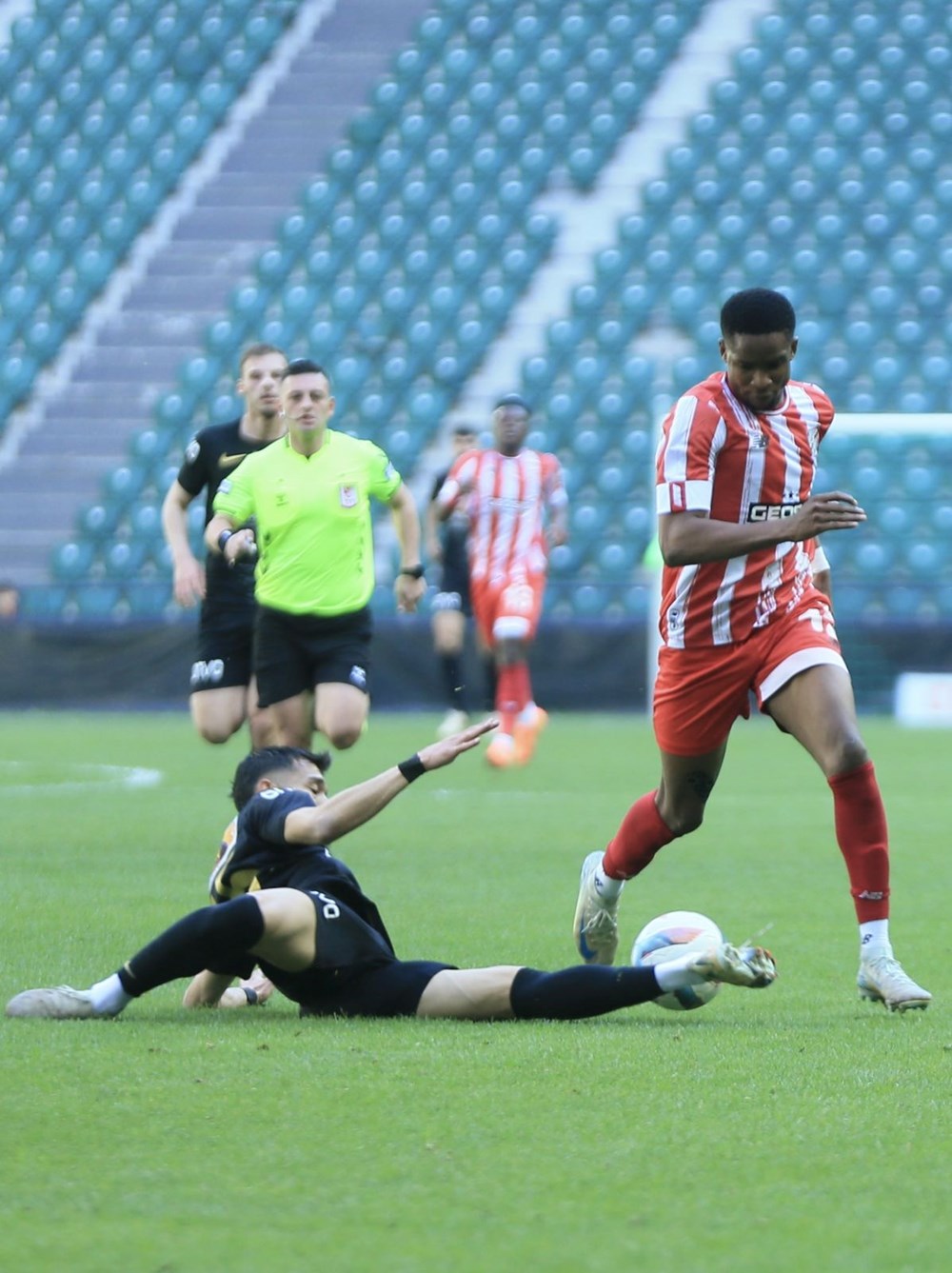 1. Lig'de 11 gollü maç: Boluspor'dan tarihi galibiyet 76