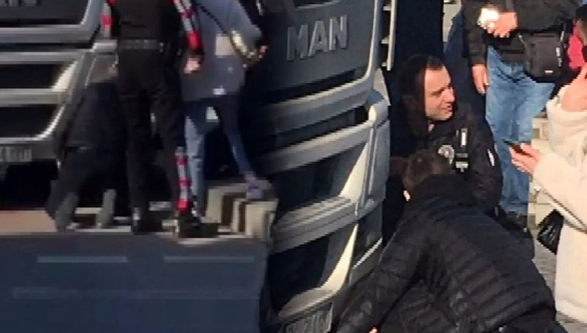 Anne ile iki çocuğuna hafriyat kamyonu çarptı: 1 ölü