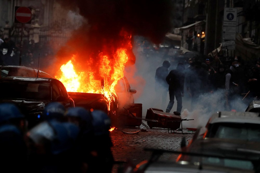 Holiganlar terör estirdi: Napoli savaş alanına döndü - 6