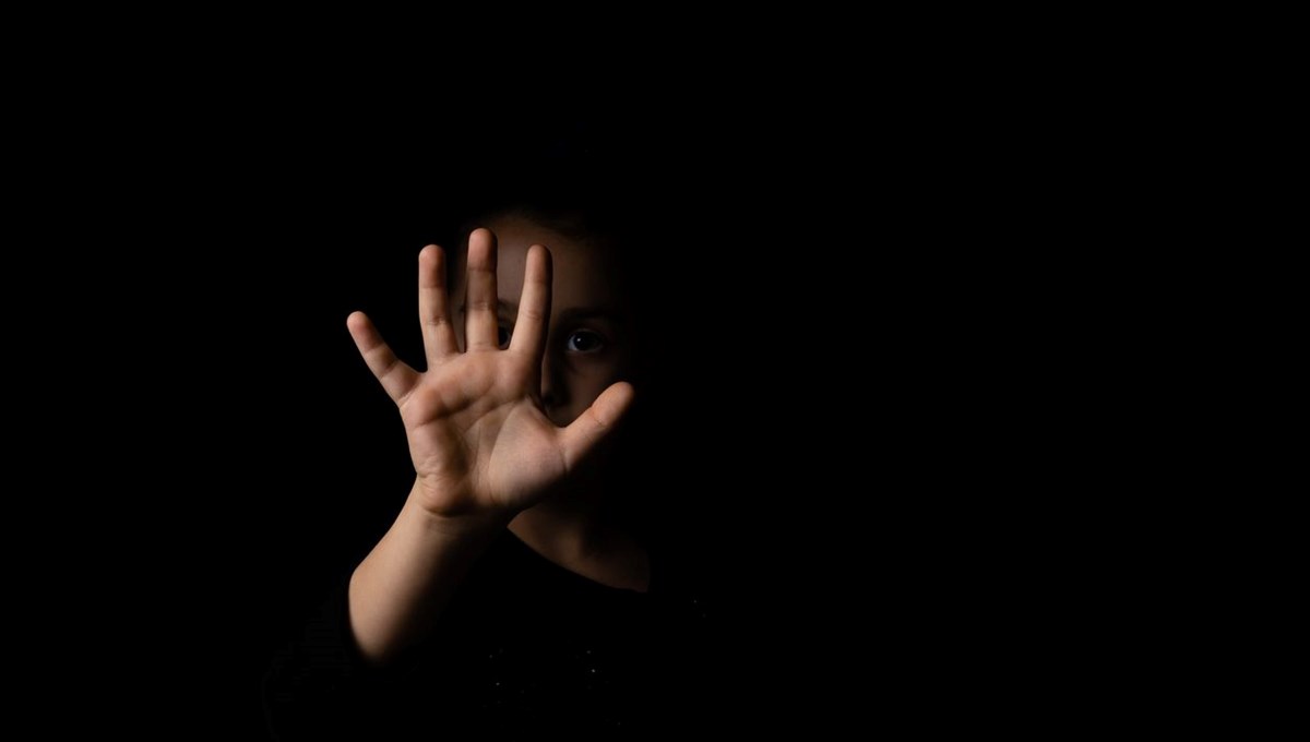 Uzmanı açıkladı: Çocukluk travması yaşadığınızı gösteren  beş gizli belirti!