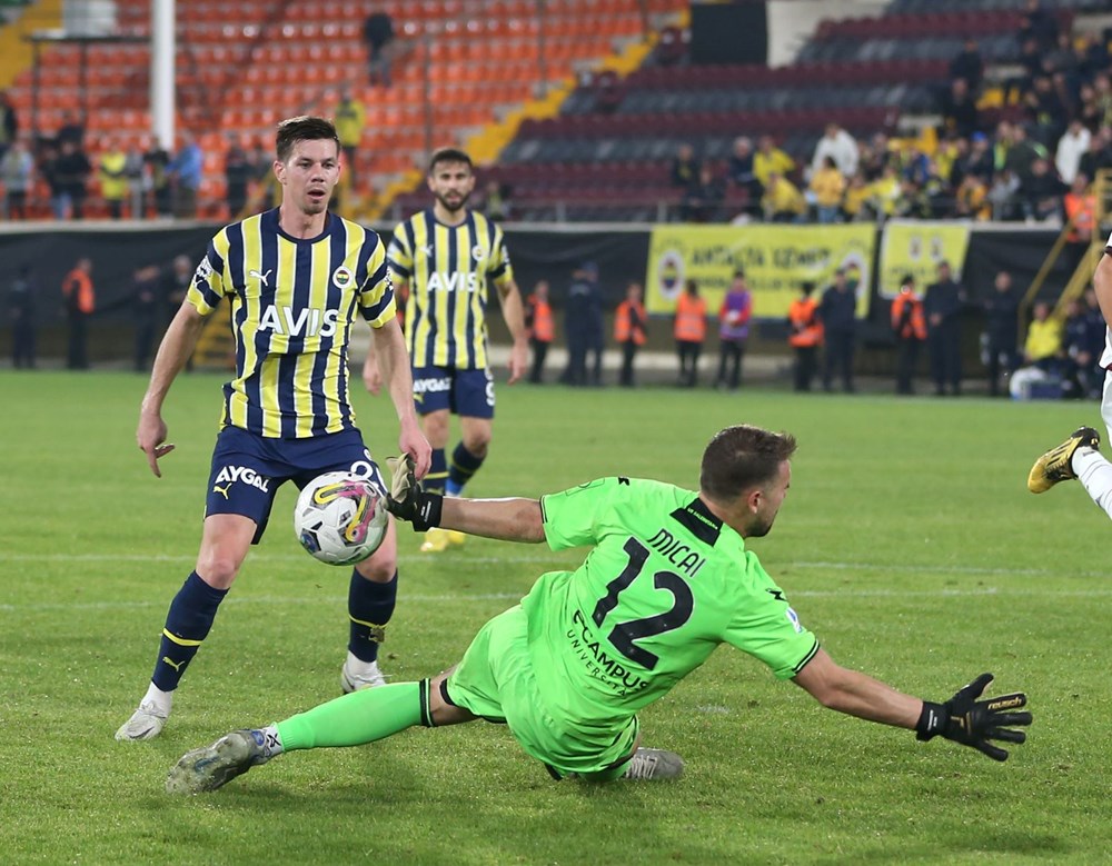 San Lorenzo vs Vélez Sársfield: A Rivalry on the Argentinian Football Pitch