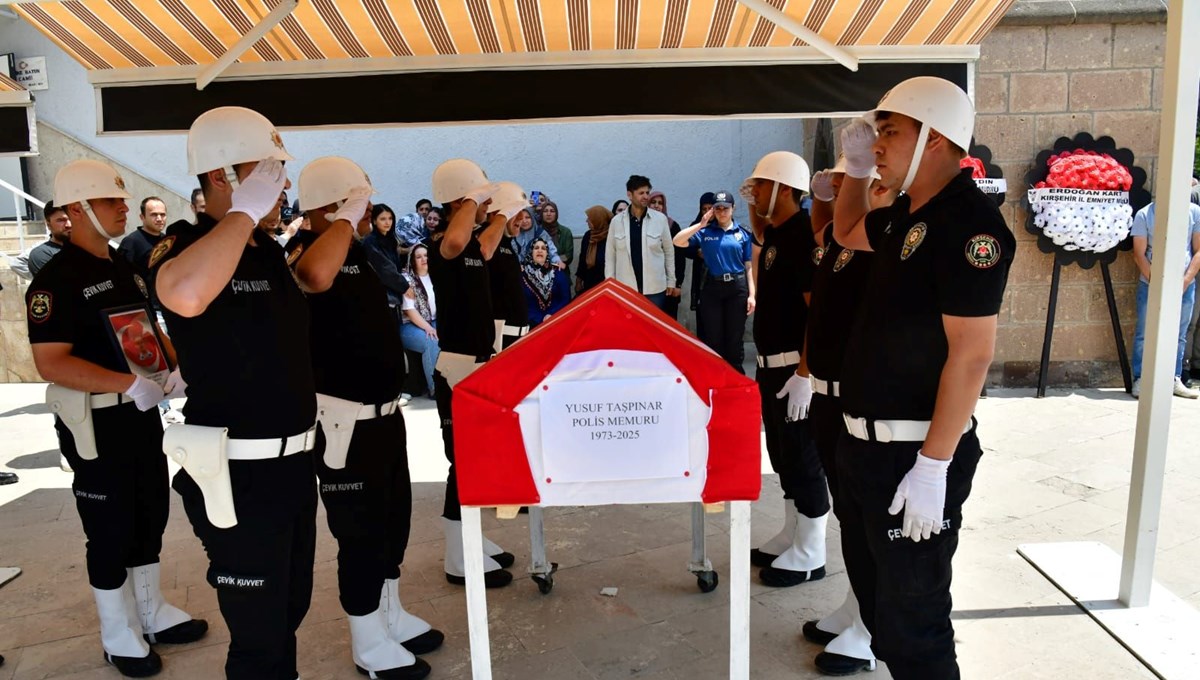 Kalp krizi geçiren polise veda