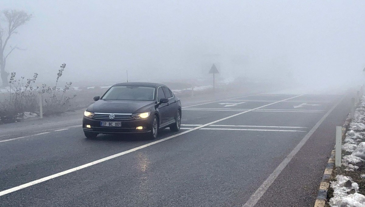 Kastamonu'da sis ulaşımı olumsuz etkiliyor Kastamonu'da sis ulaşımı olumsuz etkiliyor