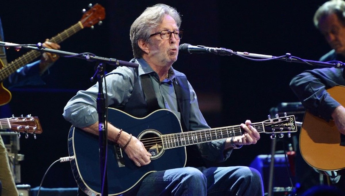 Eric Clapton'dan aşı karşıtı gruba bağış