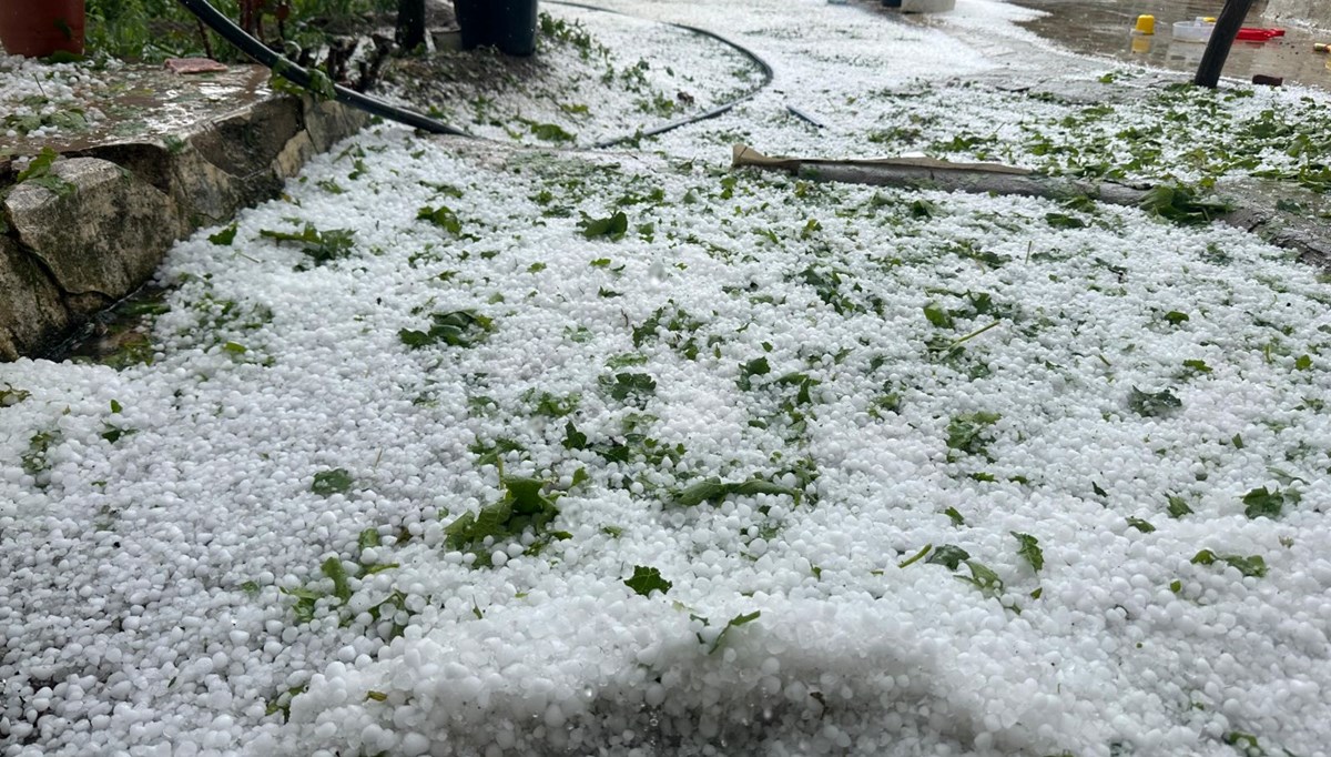 Yozgat'ta dolu yağışı etkili oldu Yozgat'ta dolu yağışı etkili oldu