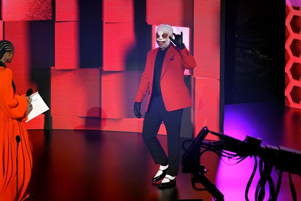 The Weeknd yüz bandajı kullanmasının nedenini açıkladı - 5