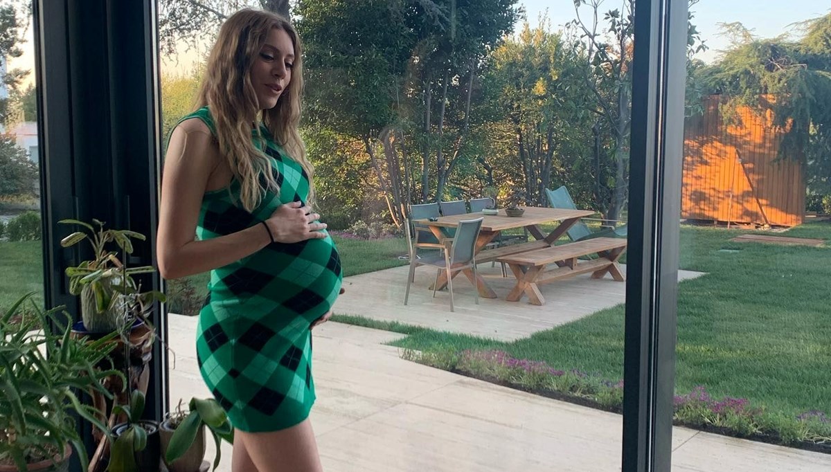 Sinem Kobal ikinci çocuğunu dünyaya getirdi